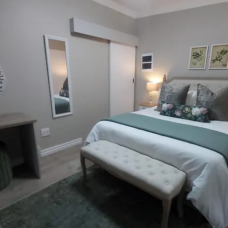 7 On Connor - Luxury Family Cottage Bloemfontein Buitenkant foto